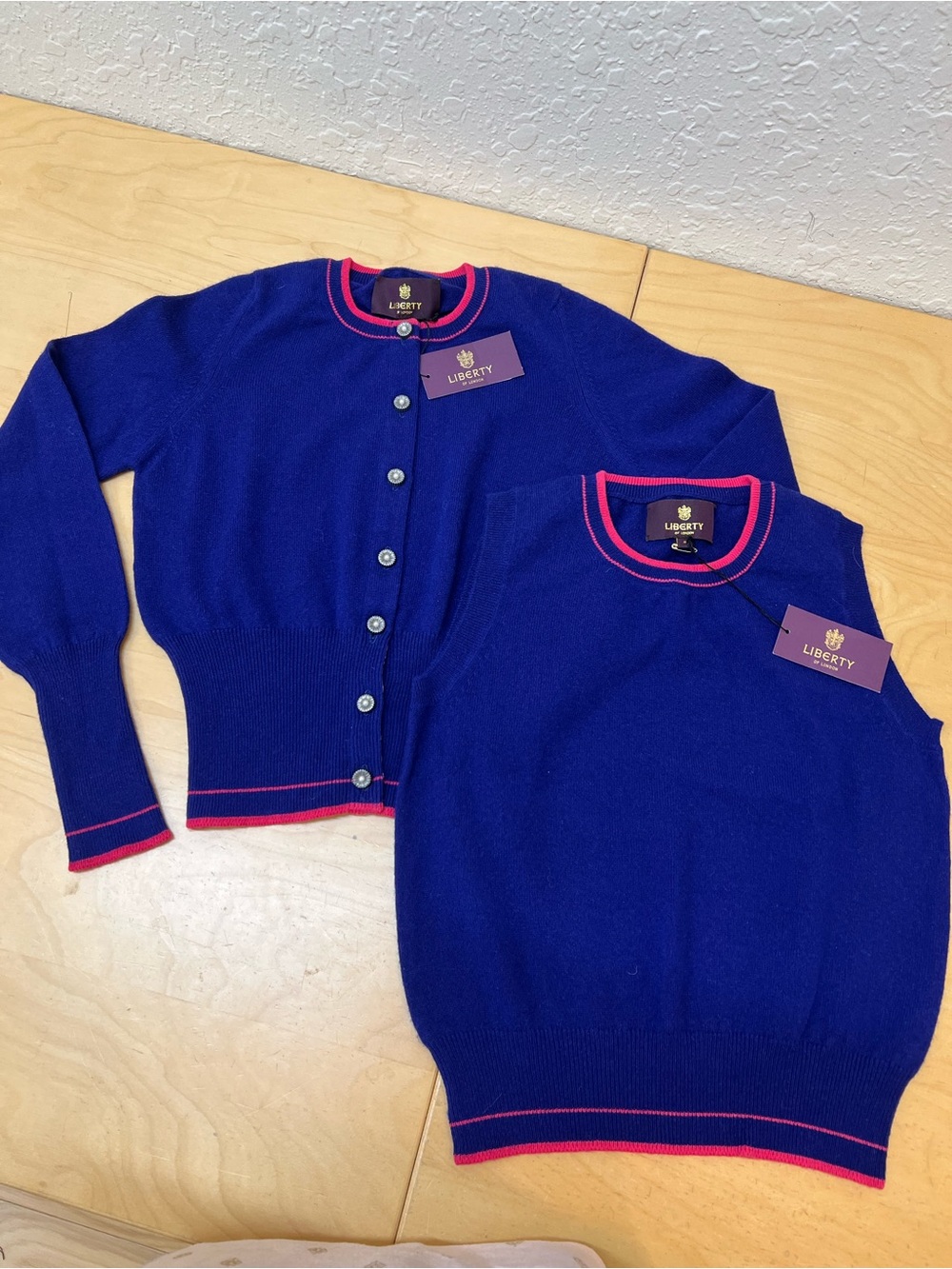 100% cashmere twin set “liberty”Blue &pink x Cardigan and Sleeveless Sweater